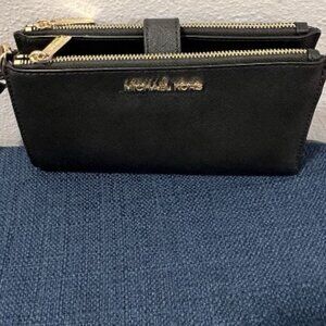 New Michael Kors Black Leather Gold Double Zip Wallet Wristlet NWT